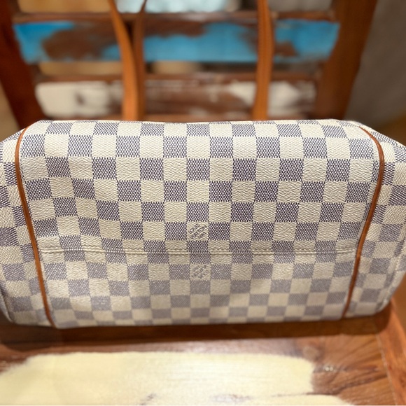 Louis Vuitton Totally MM Damier Azur White Handbag - Picture 5 of 10